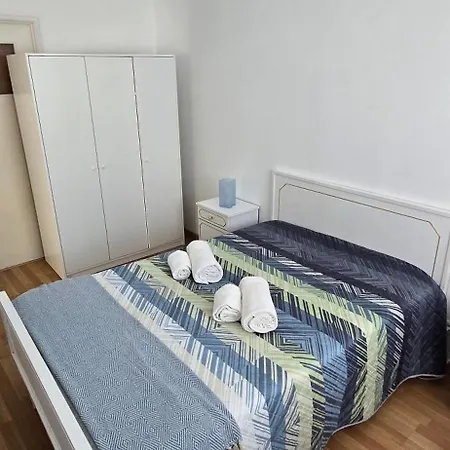 Rosa 2 Apartment